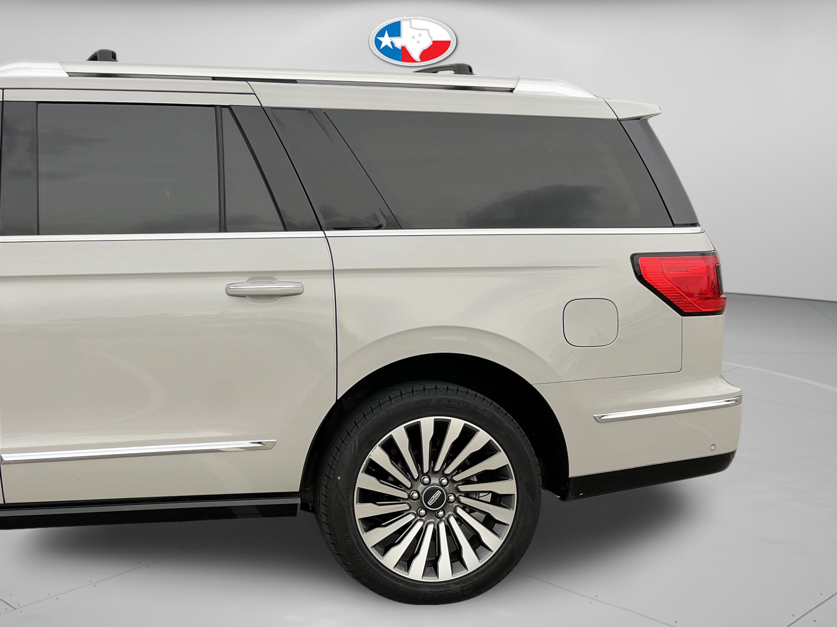 Certified 2021 Lincoln Navigator L Reserve w/ Luxury Package AWD/4WD image 33
