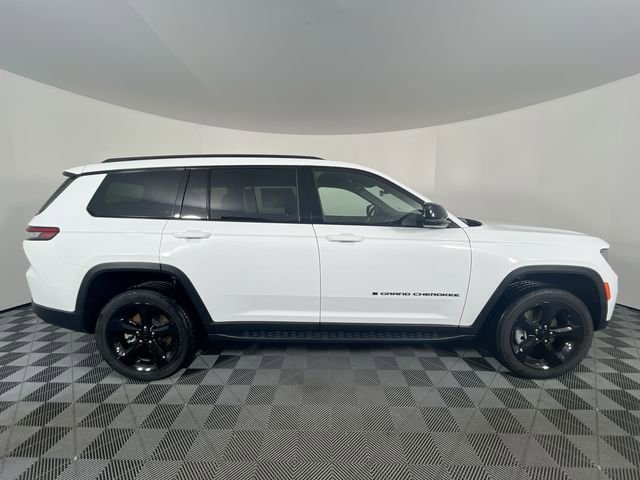 New 2025 Jeep Grand Cherokee L Altitude image 9