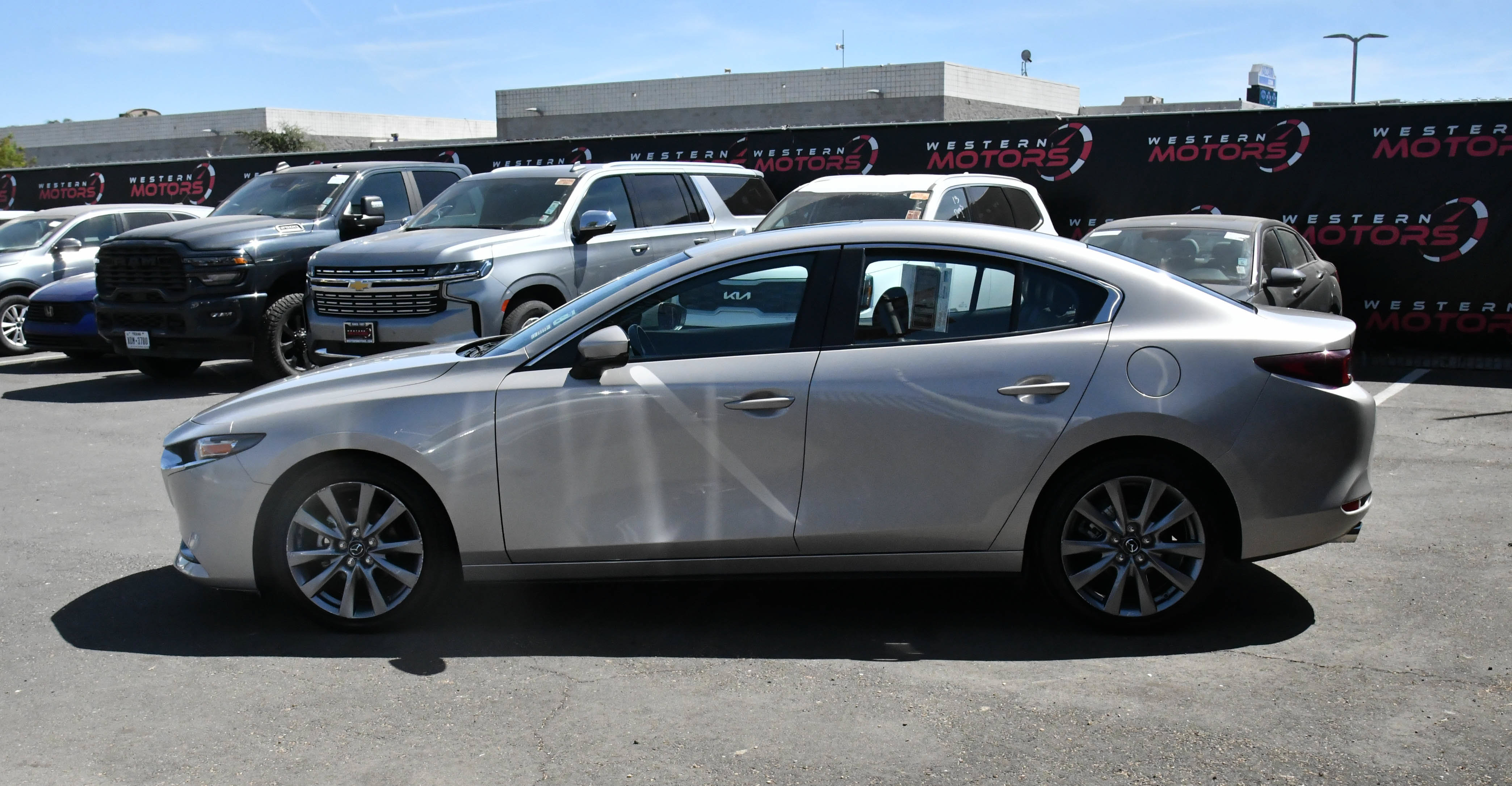 Used 2024 MAZDA MAZDA3 s FWD image 4