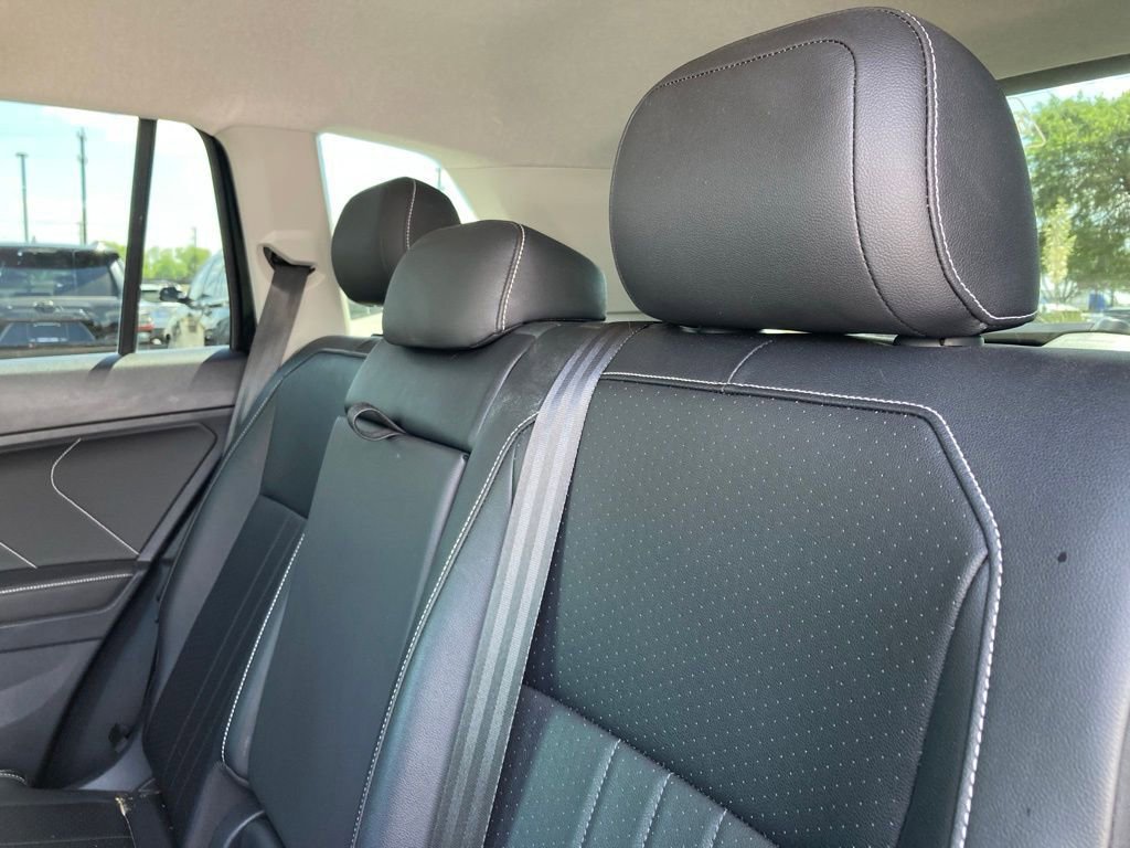 Used 2022 Volkswagen Tiguan SE image 9