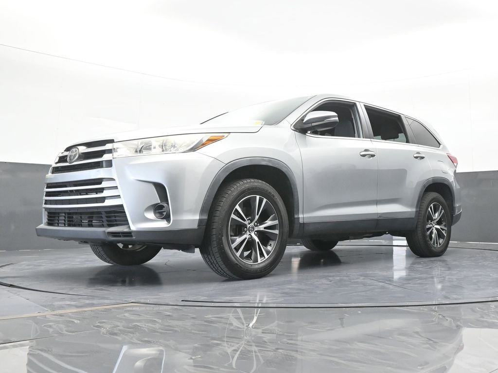 Used 2019 Toyota Highlander LE FWD image 53
