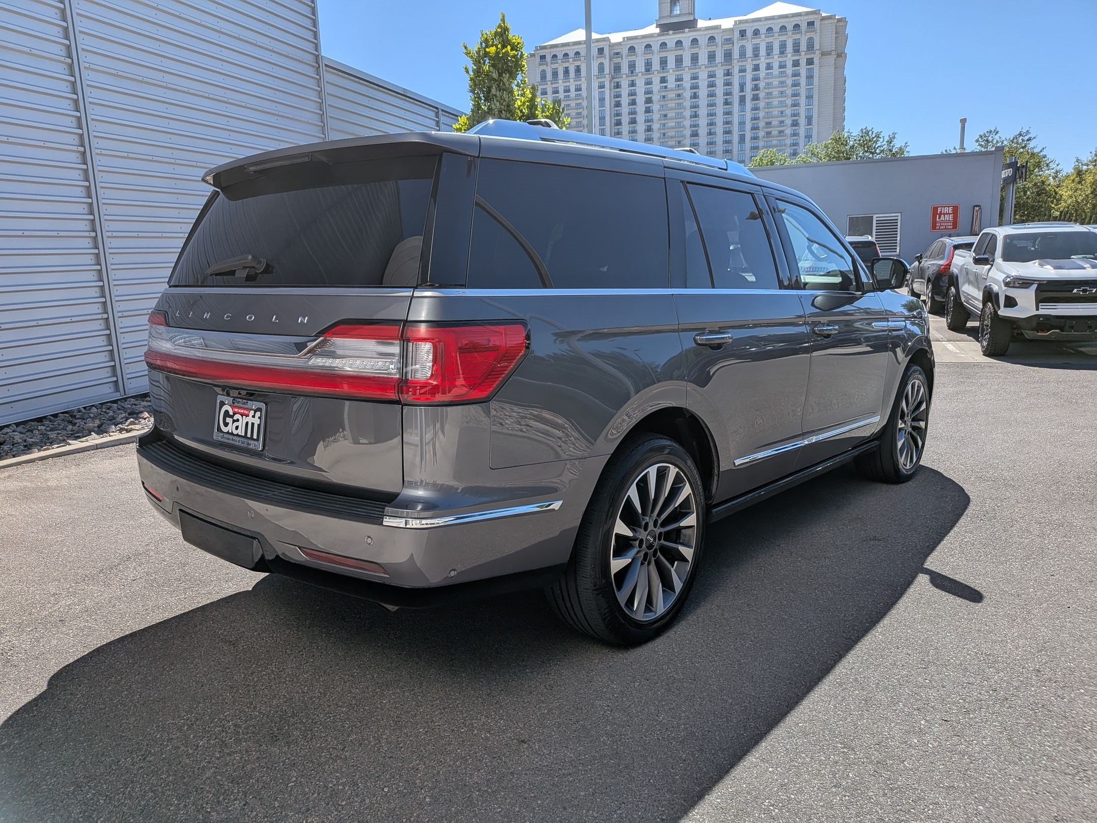 Used 2021 Lincoln Navigator Reserve w/ Luxury Package AWD/4WD image 3