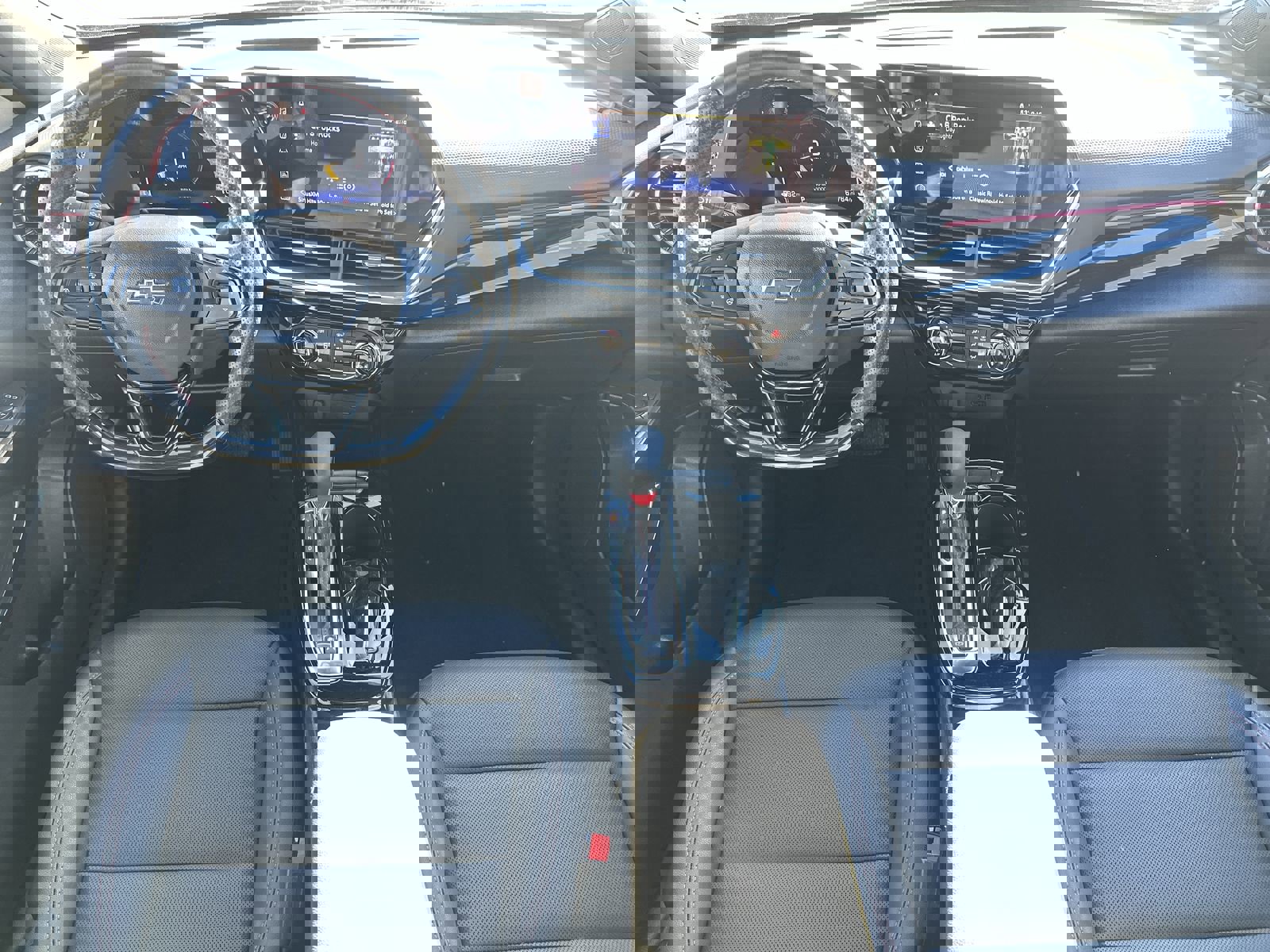 Used 2025 Chevrolet Trax RS w/ Driver Confidence Package image 18