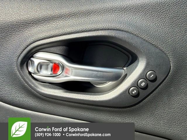 Used 2015 Jeep Cherokee Limited w/ Luxury Group image 21