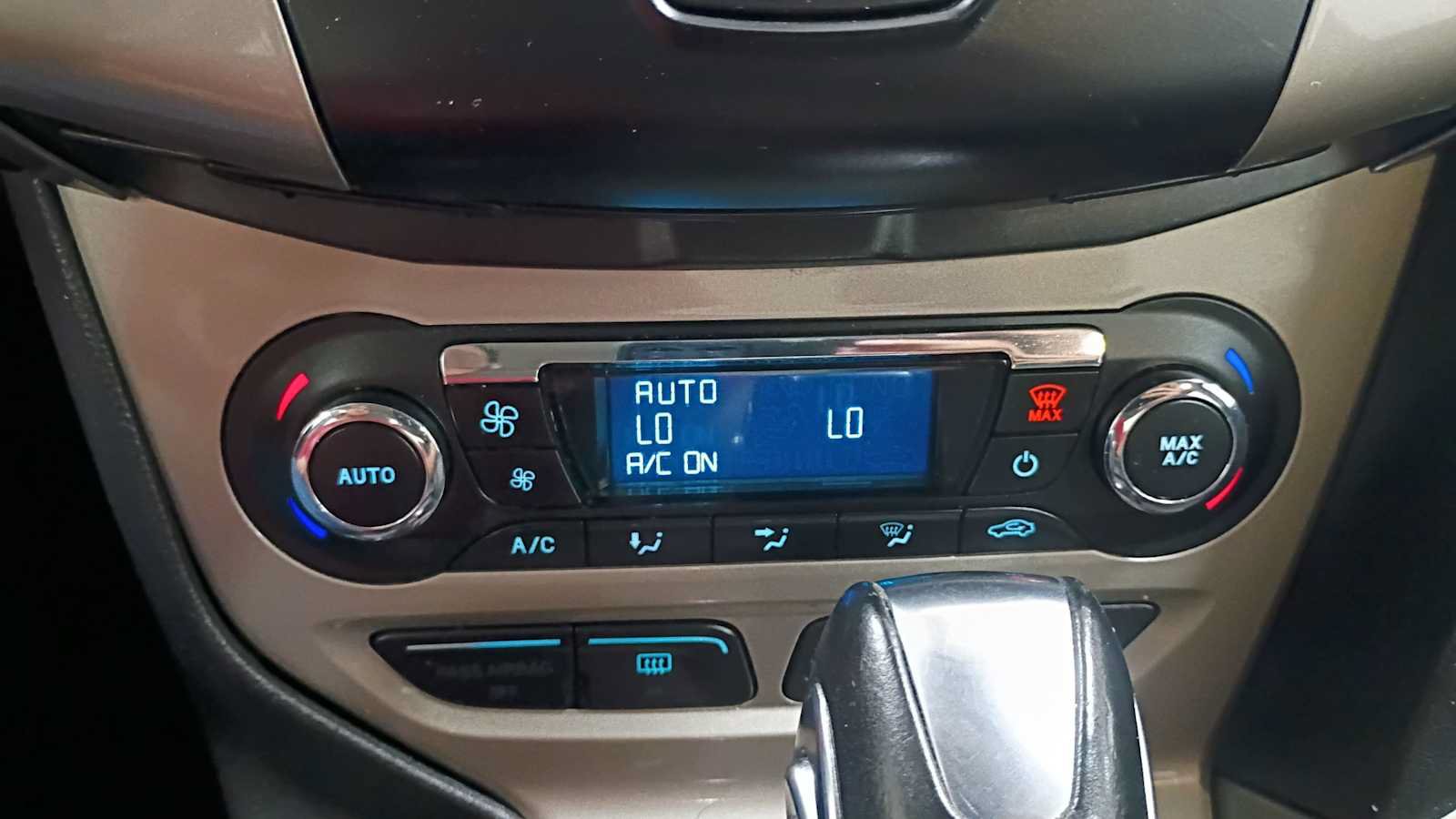 Used 2012 Ford Focus SEL FWD image 19