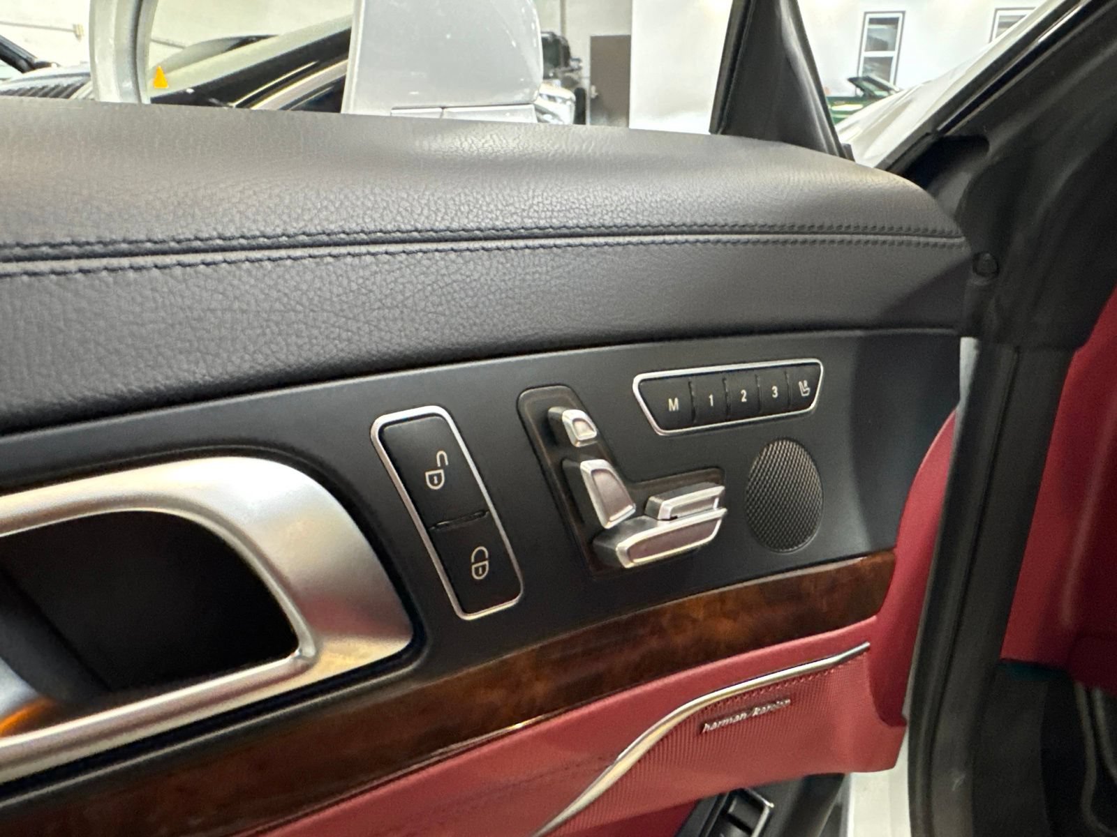 Used 2019 Mercedes-Benz SL 550 image 12