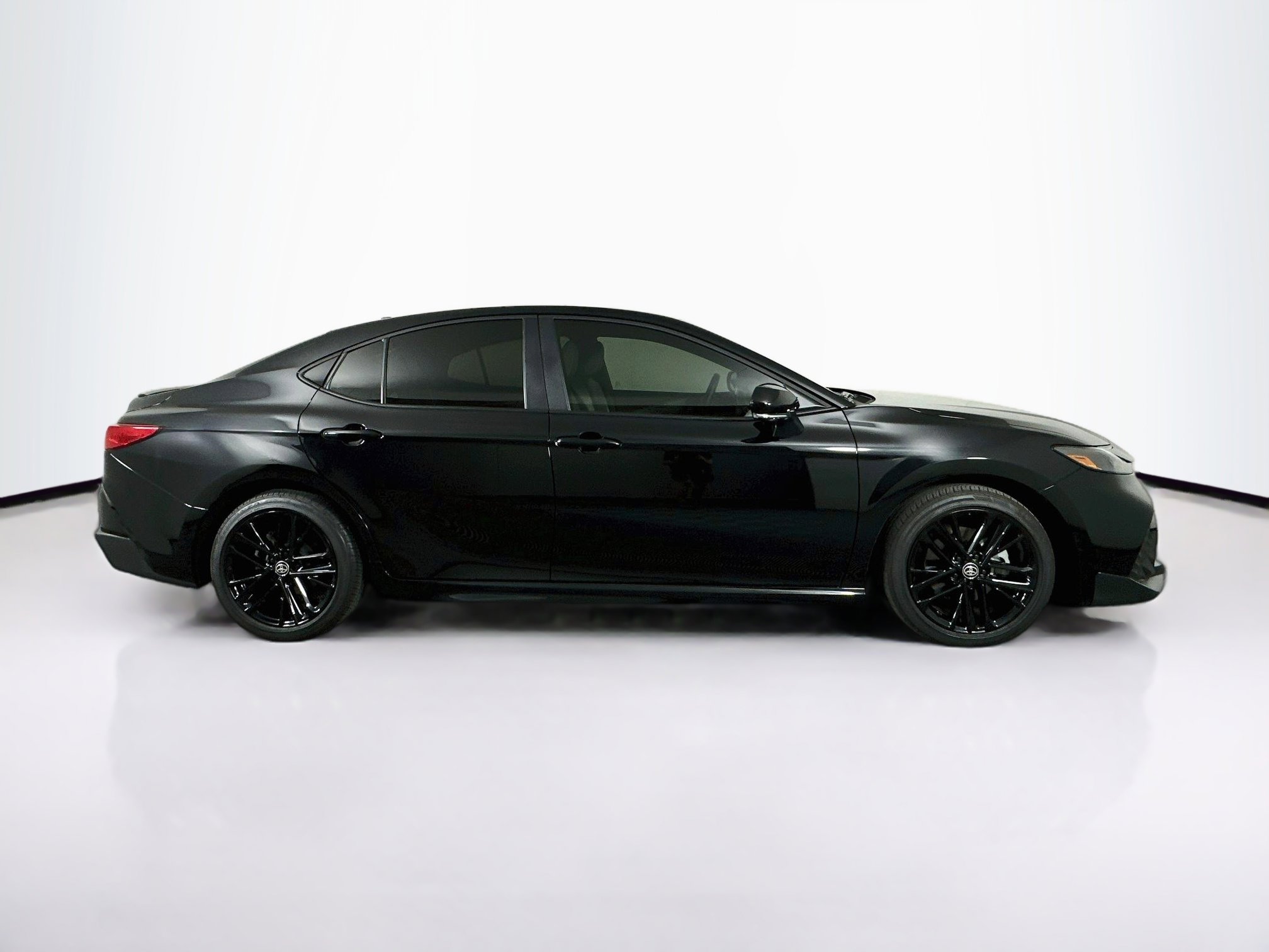 Used 2025 Toyota Camry SE FWD image 10