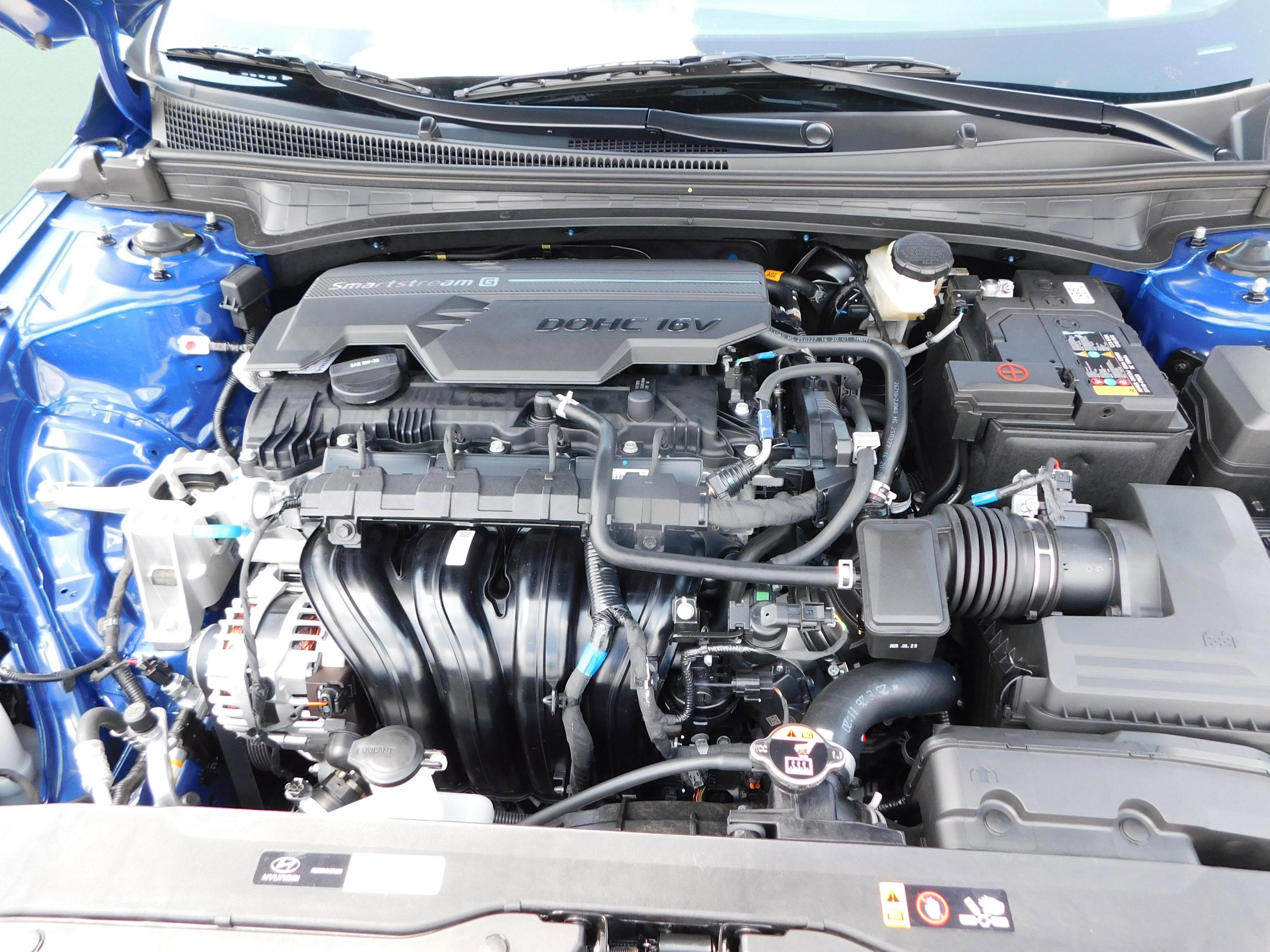 Certified 2025 Hyundai Elantra Sport image 13