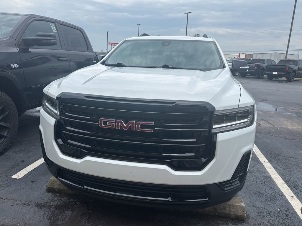 Used 2023 GMC Acadia SLE w/ Driver Convenience Package FWD image 2