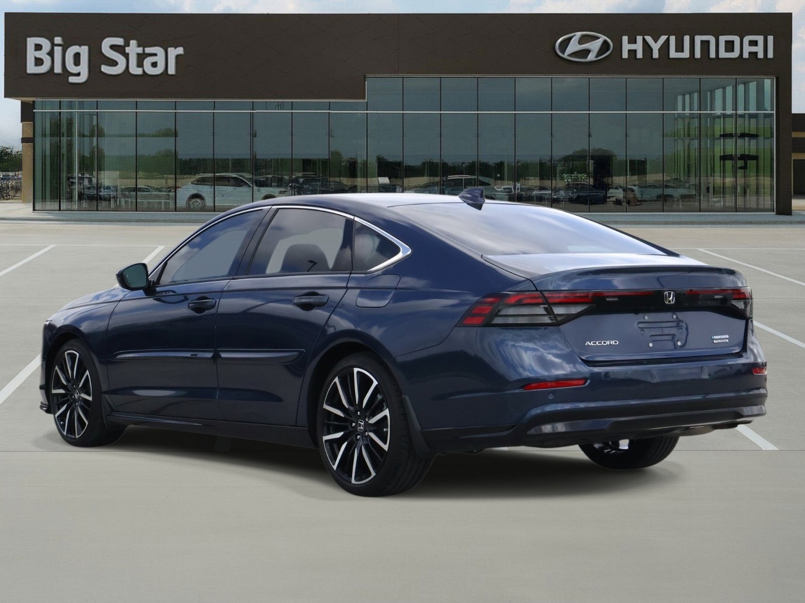 Used 2023 Honda Accord Touring image 3