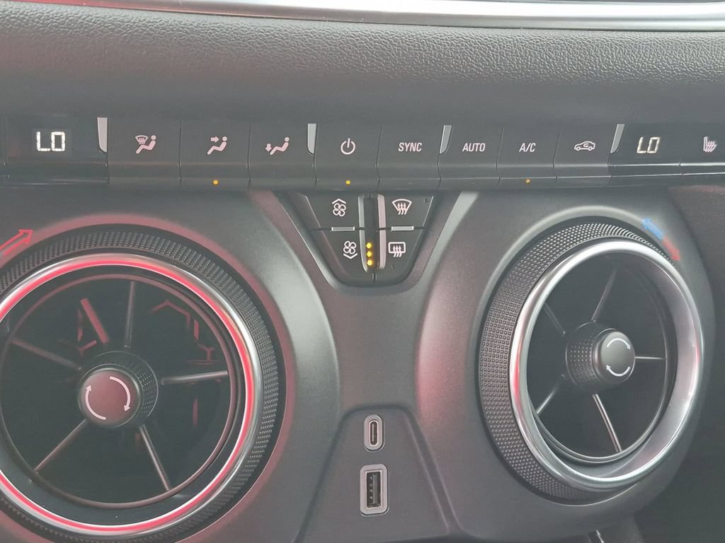 Used 2024 Chevrolet Blazer LT w/ Convenience Package FWD image 18