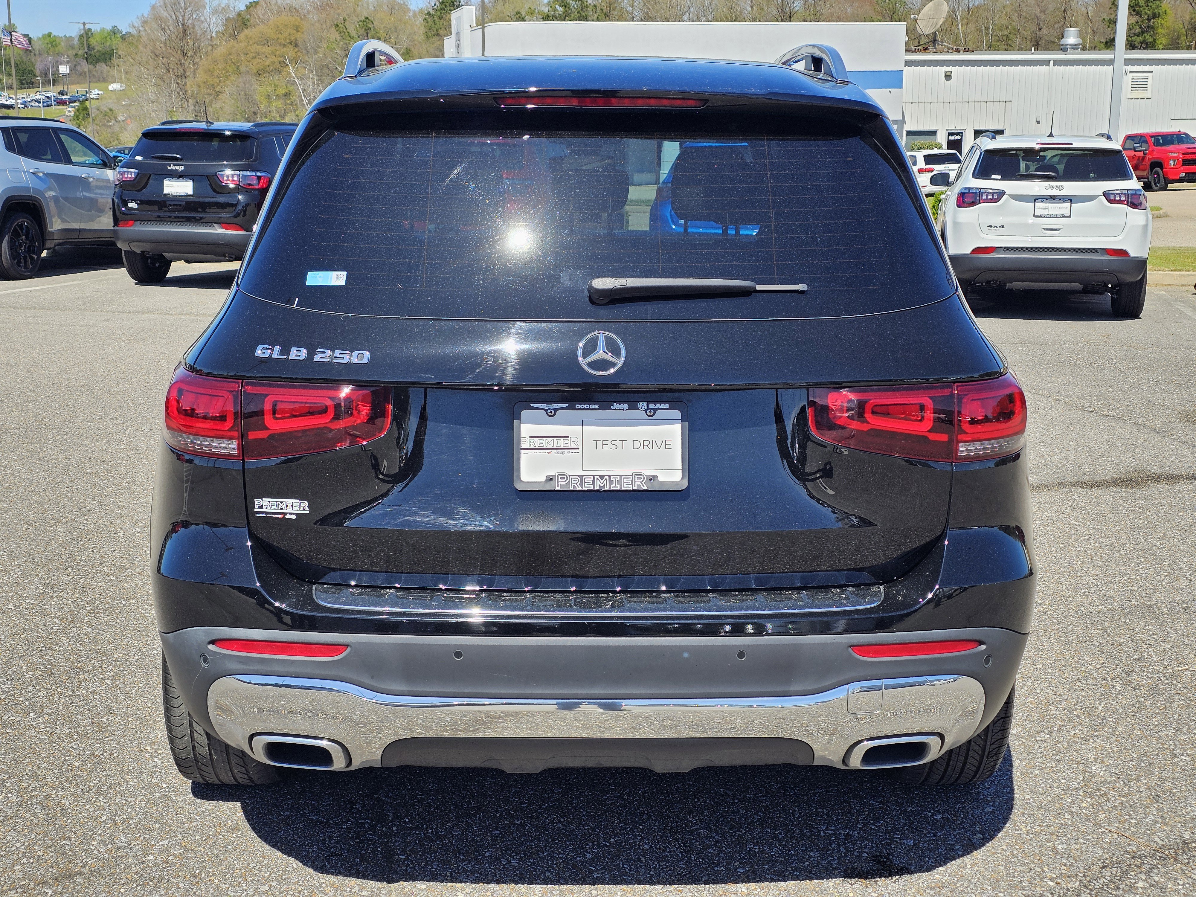 Used 2022 Mercedes-Benz GLB 250 GLB 250 SUV image 10