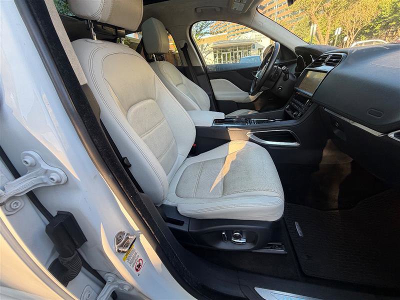 Used 2019 Jaguar F-PACE Prestige AWD/4WD image 38