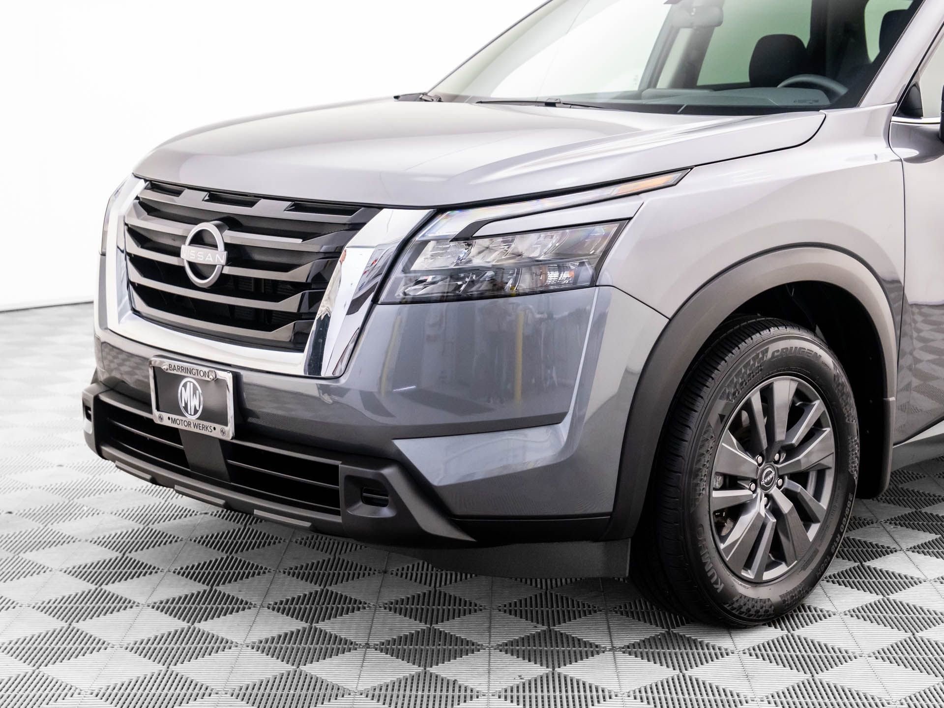 Used 2024 Nissan Pathfinder S image 34