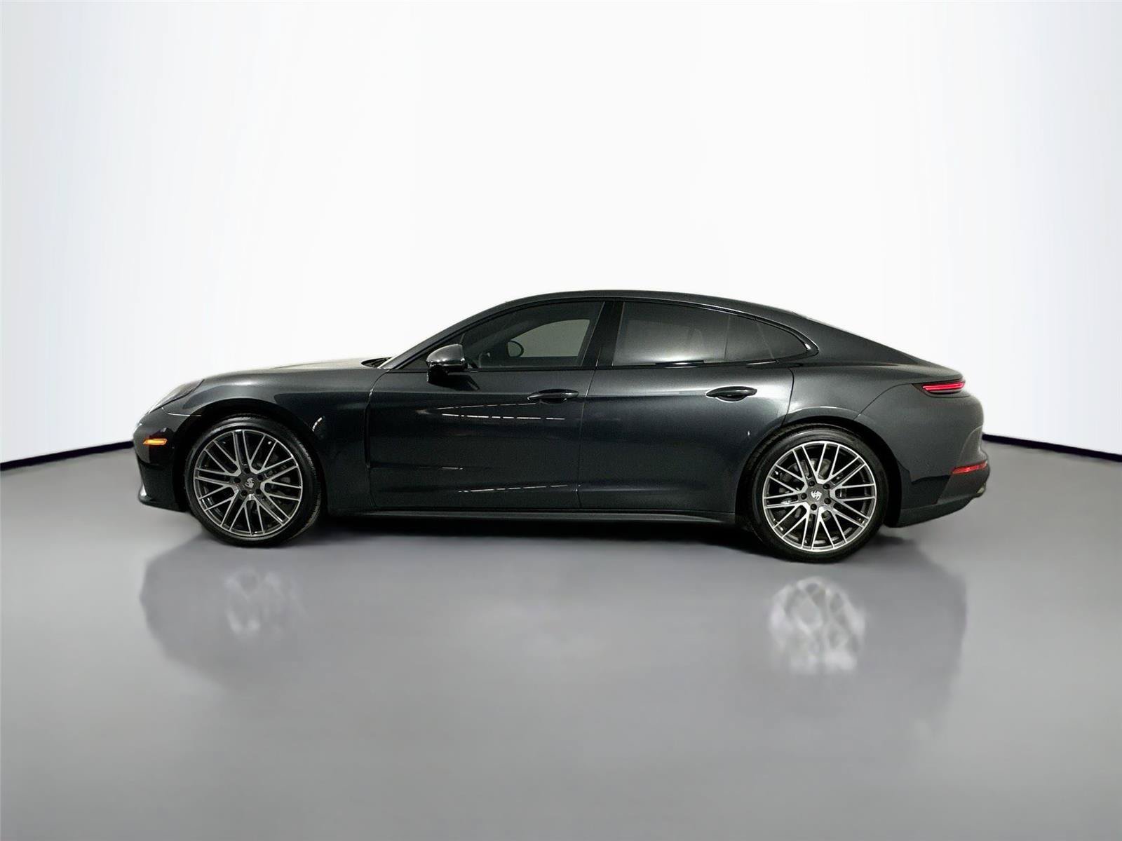 Certified 2024 Porsche Panamera image 2