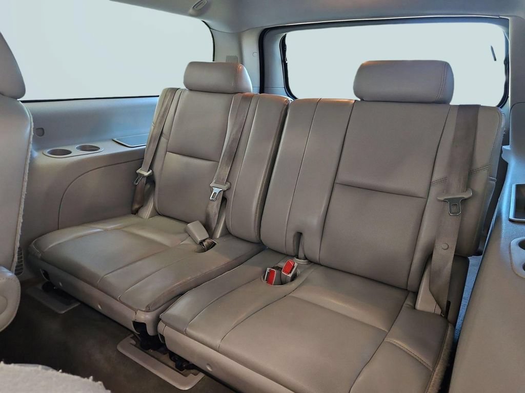 Used 2014 Chevrolet Suburban LTZ AWD/4WD image 34