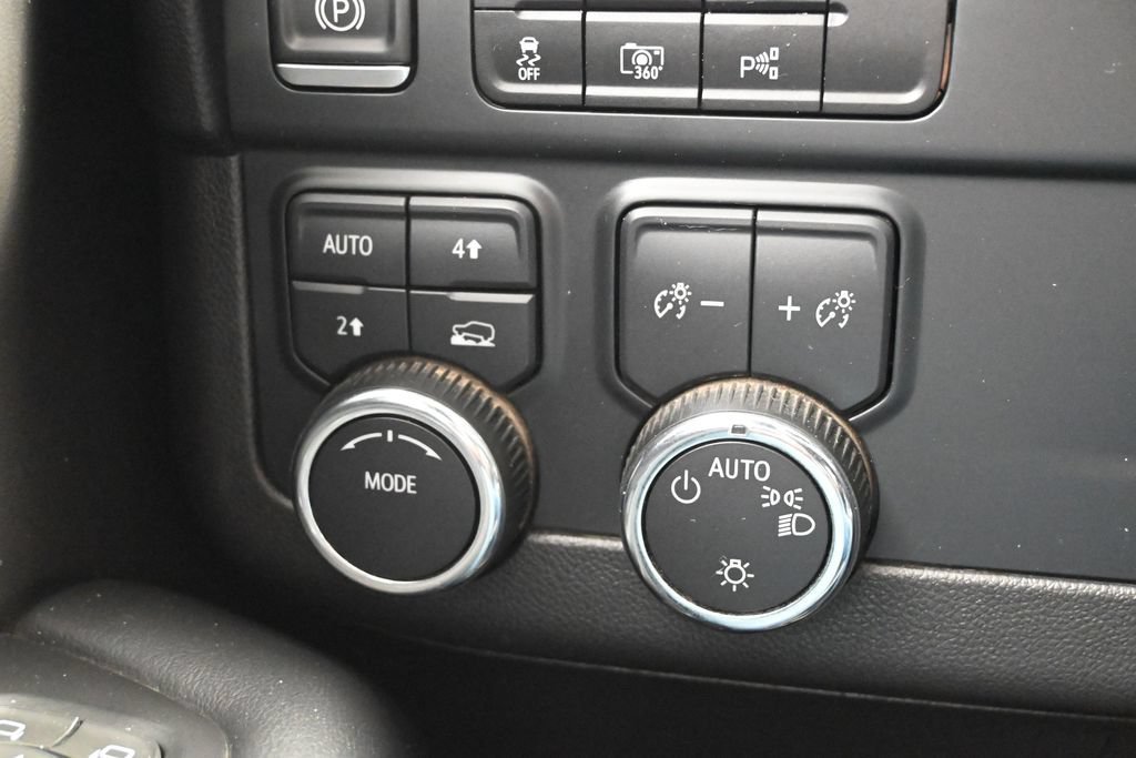 Used 2025 Chevrolet Tahoe LT AWD/4WD image 14