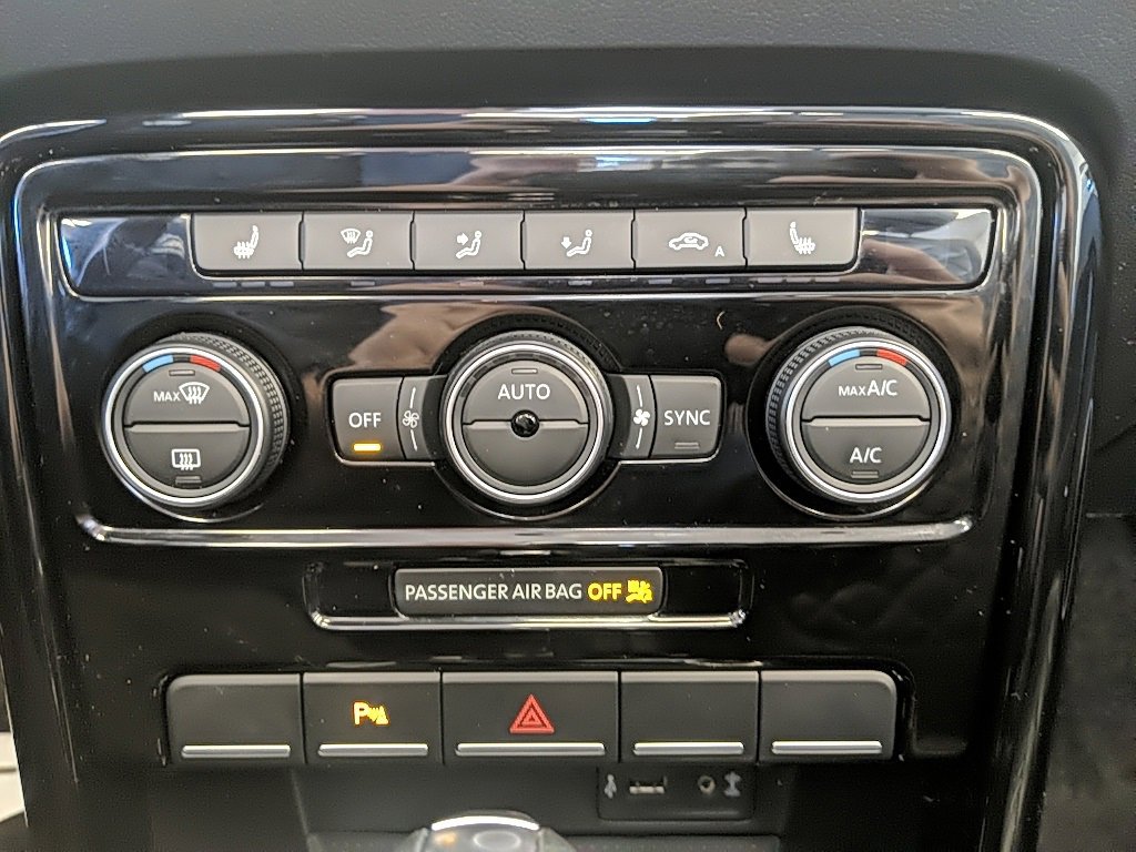 Used 2019 Volkswagen Beetle 2.0T Final Edition SEL image 22