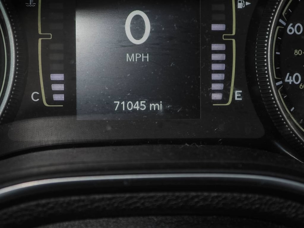 Used 2019 Jeep Cherokee Latitude Plus AWD/4WD image 10