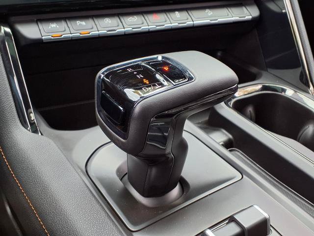 Used 2024 GMC Sierra 1500 AT4 w/ Technology Package AWD/4WD image 11