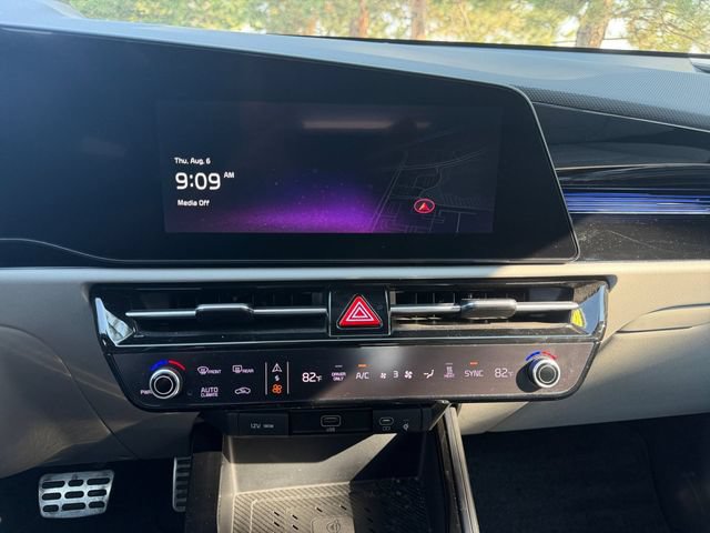 Used 2023 Kia Niro Wave w/ Wave Preserve Package FWD image 12