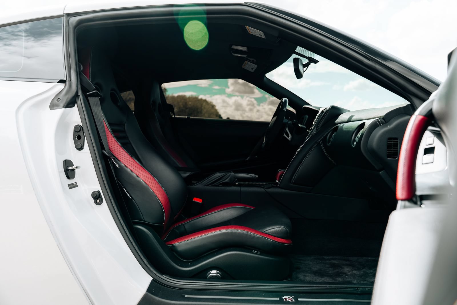 Used 2014 Nissan GT-R Black Edition AWD/4WD image 40