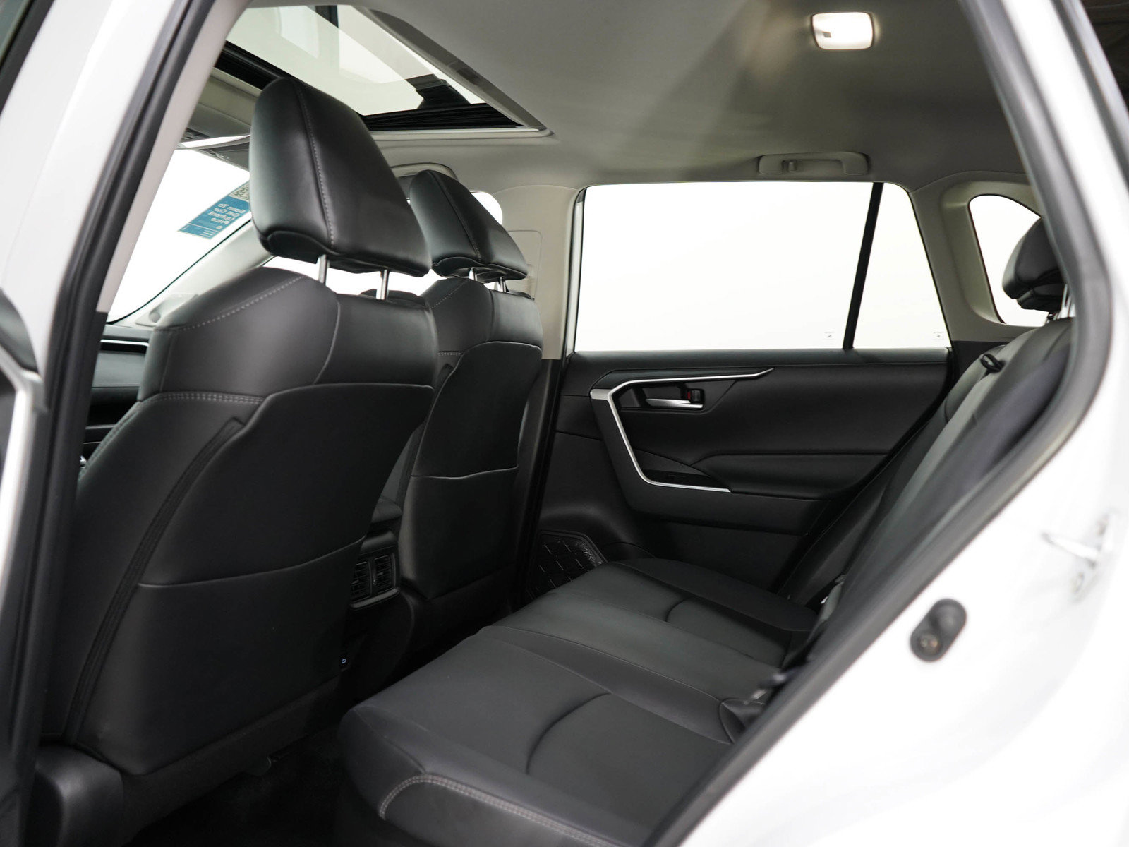 Used 2023 Toyota RAV4 XLE Premium AWD/4WD image 18