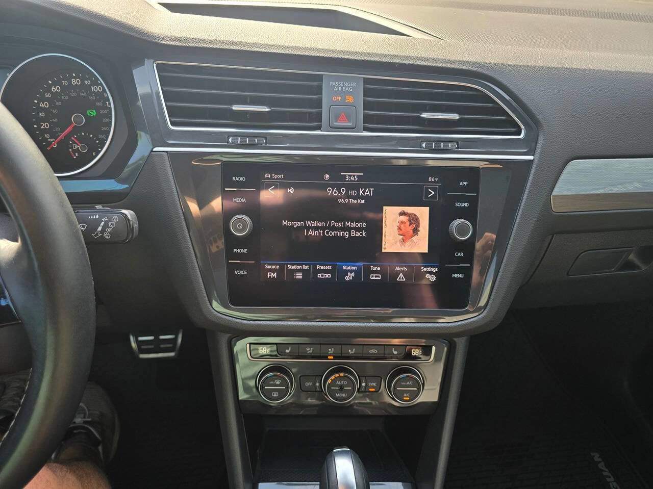 Used 2021 Volkswagen Tiguan SE AWD/4WD image 21