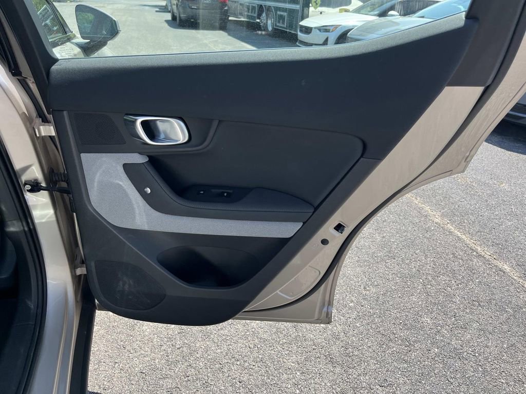 Used 2023 Polestar Polestar 2 w/ Pilot Pack AWD/4WD image 18