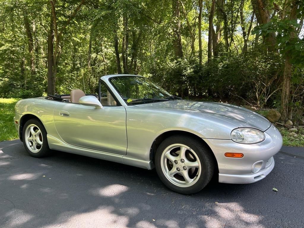 Used 2000 MAZDA MX-5 Miata image 11