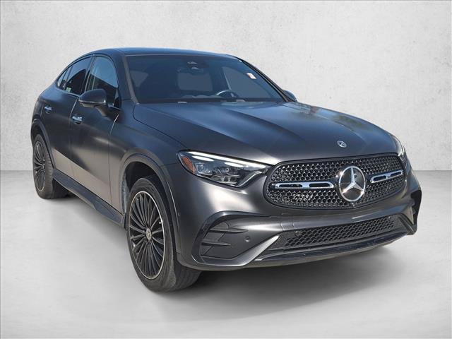 Used 2025 Mercedes-Benz GLC 300 4MATIC image 3
