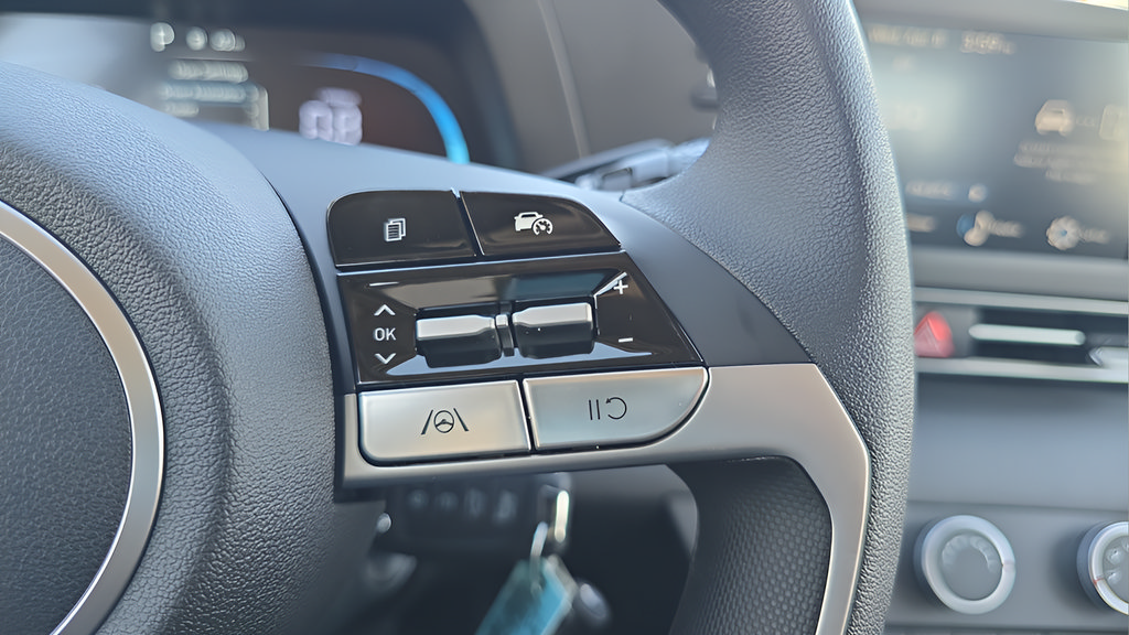 New 2026 Hyundai Elantra SE FWD image 24