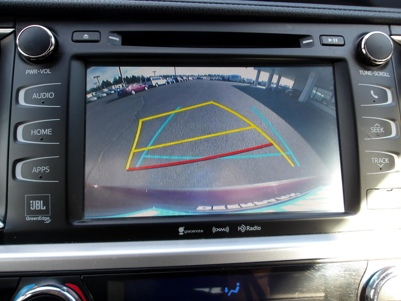 Used 2015 Toyota Highlander Limited w/ Driver Technology Package AWD/4WD image 21