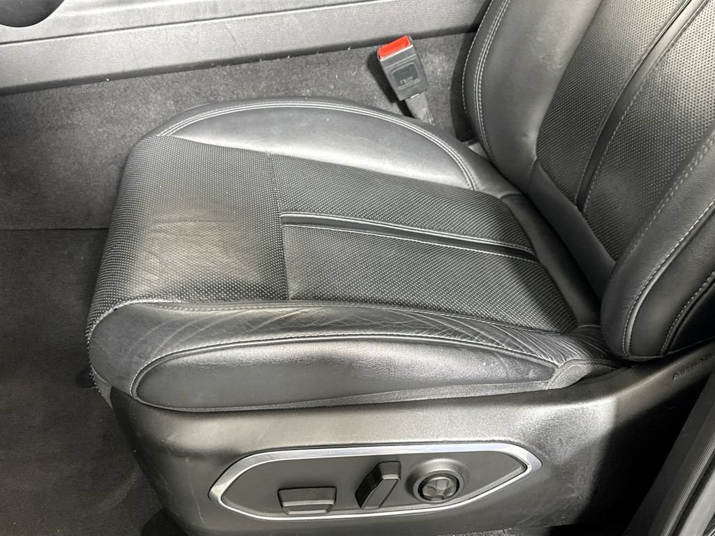 Used 2024 Jeep Wagoneer L Series II w/ Flexible Seating Group RWD image 20
