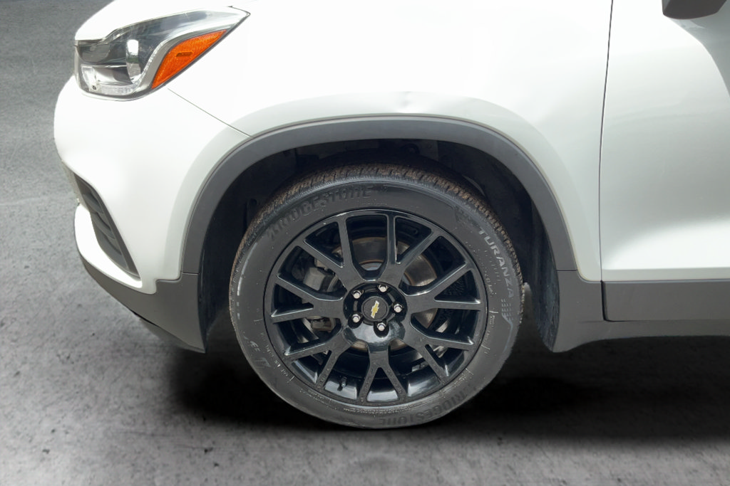 Certified 2022 Chevrolet Trax LT w/ Sport Edition FWD image 24
