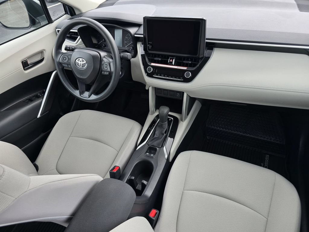 Used 2025 Toyota Corolla Cross L FWD image 15