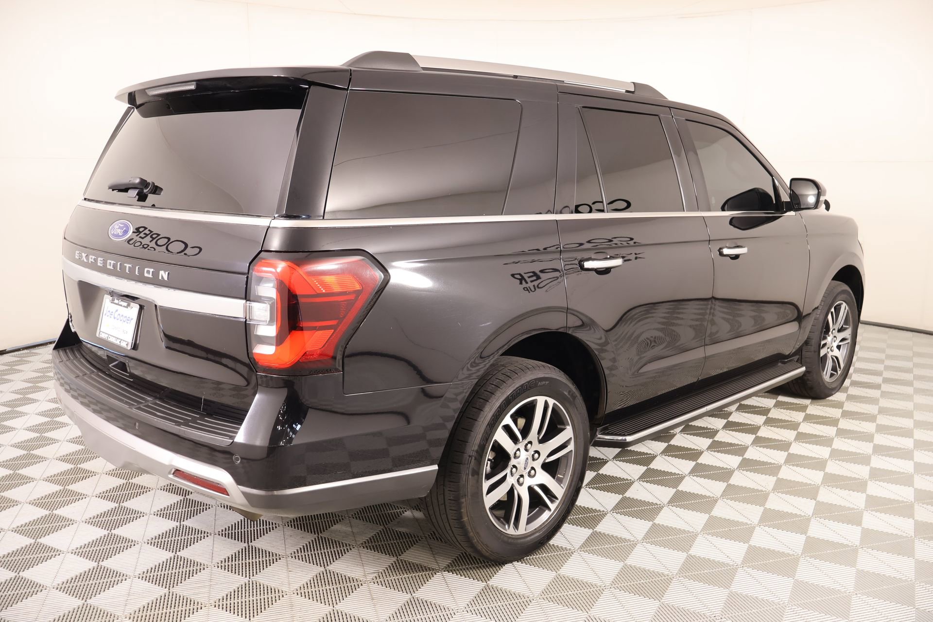 Used 2022 Ford Expedition Limited AWD/4WD image 23
