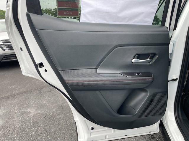 New 2025 Nissan Kicks SR image 14