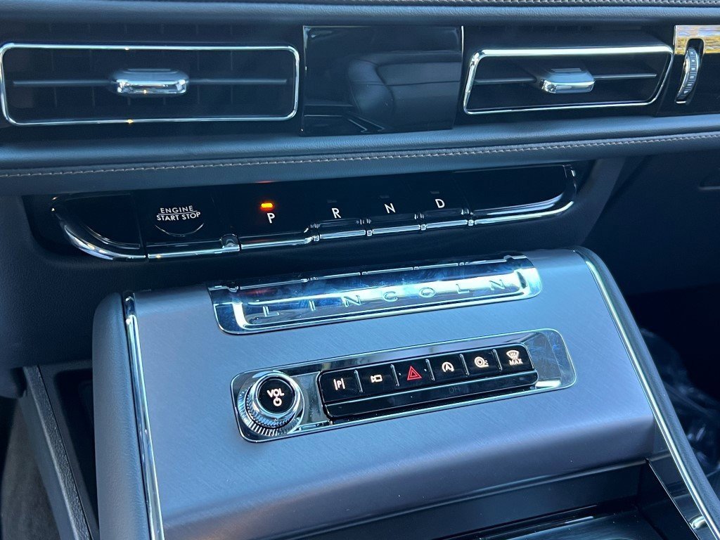 New 2026 Lincoln Aviator AWD image 22