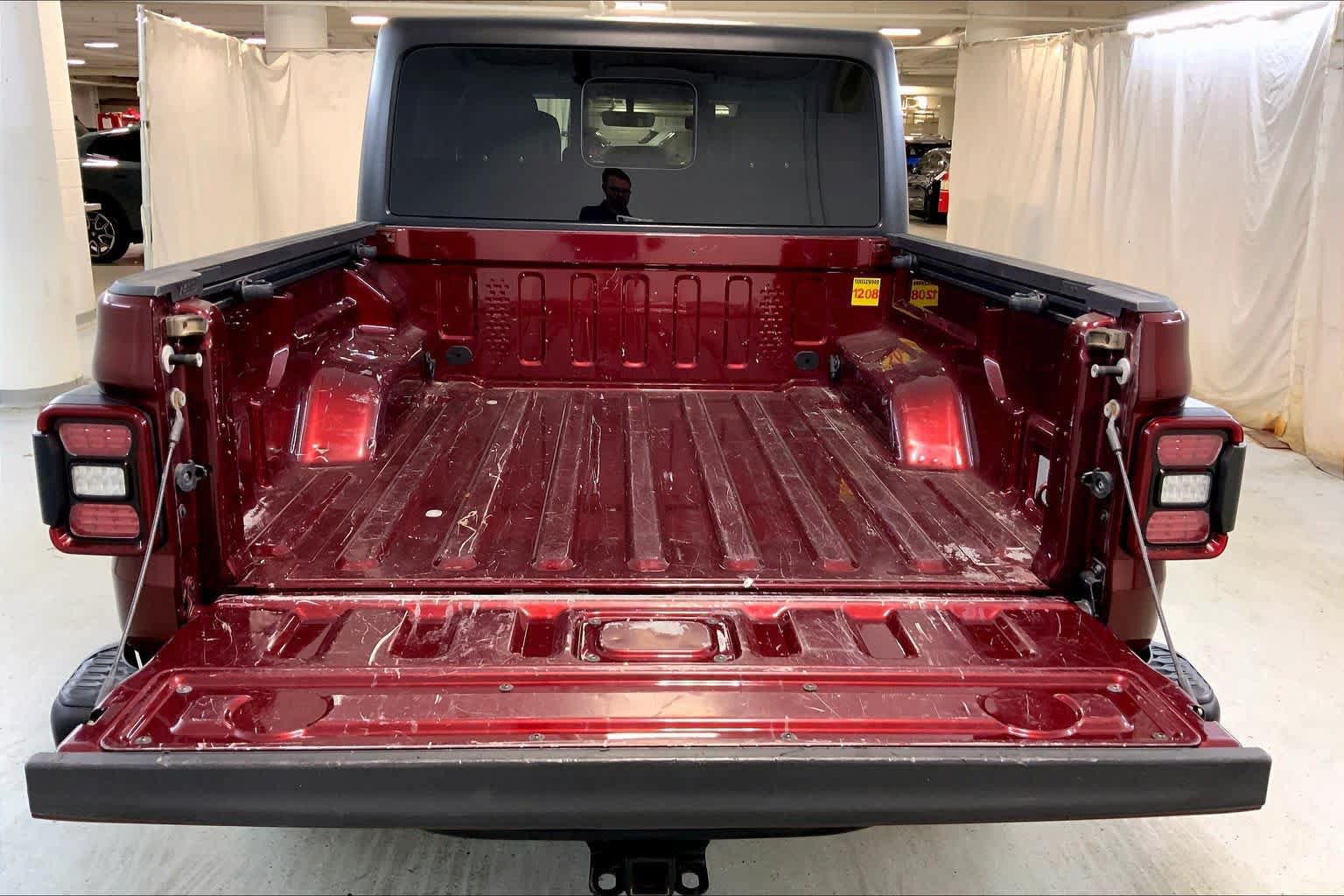 Used 2021 Jeep Gladiator Rubicon AWD/4WD image 9