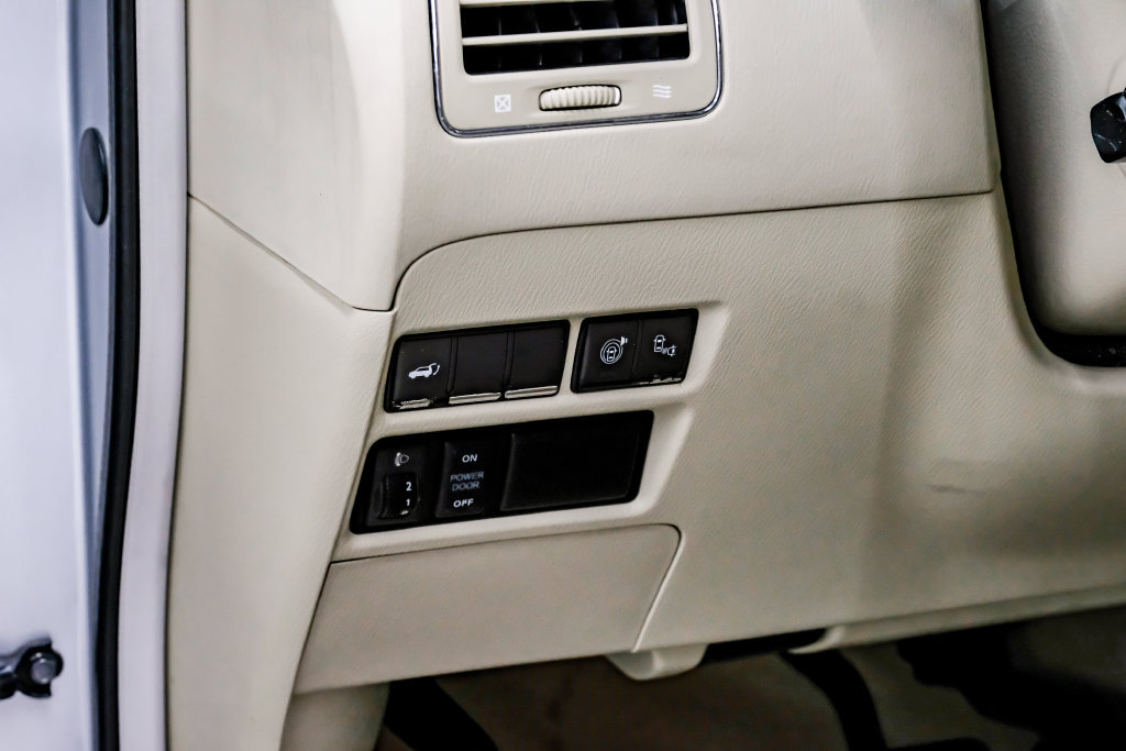 Used 2016 INFINITI QX80 2WD w/ Driver's Assistance Package image 34