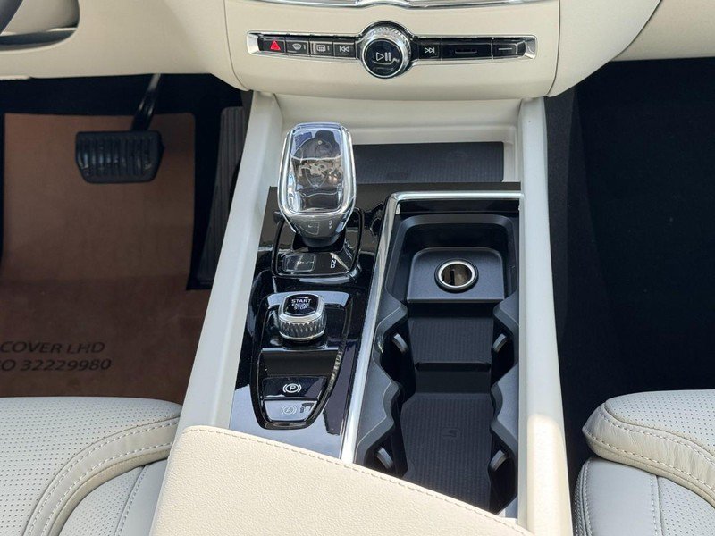 New 2026 Volvo XC60 B5 Ultra w/ Climate Package image 9