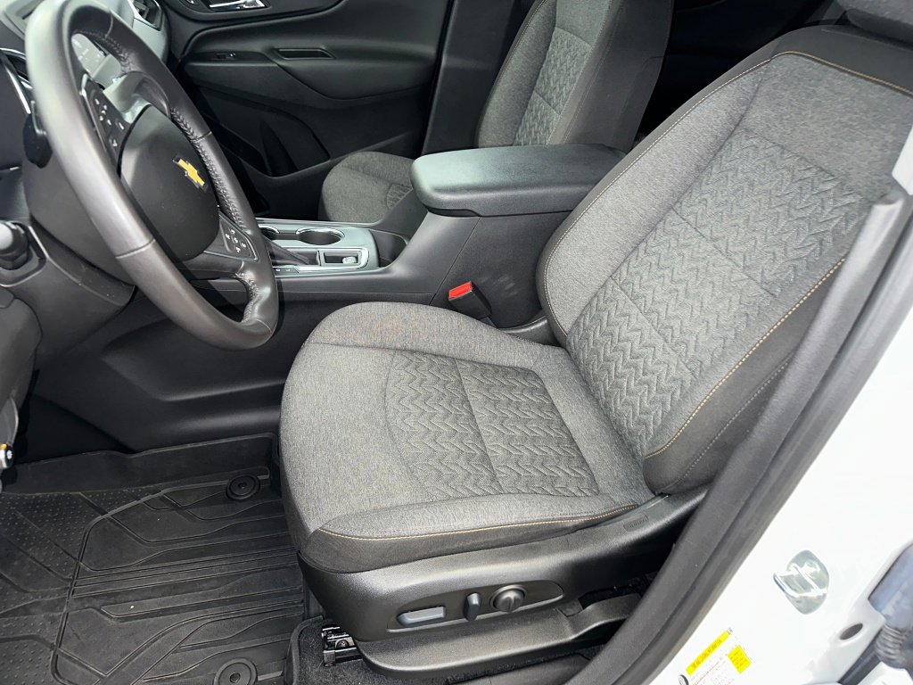 Certified 2022 Chevrolet Equinox LT image 2