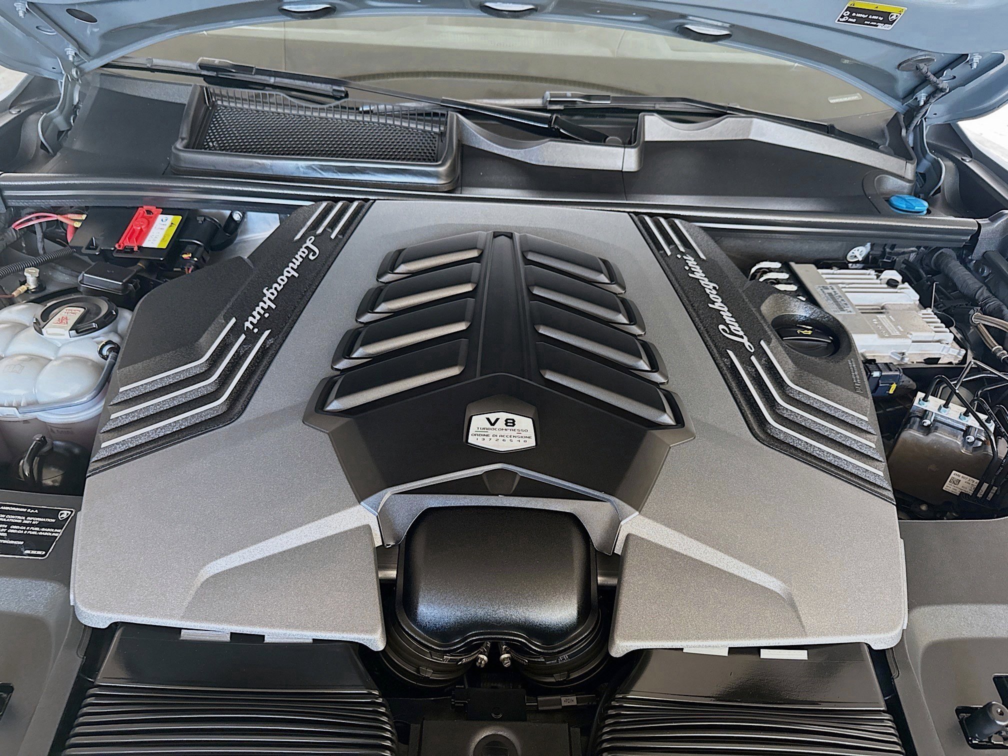 Used 2021 Lamborghini Urus image 33