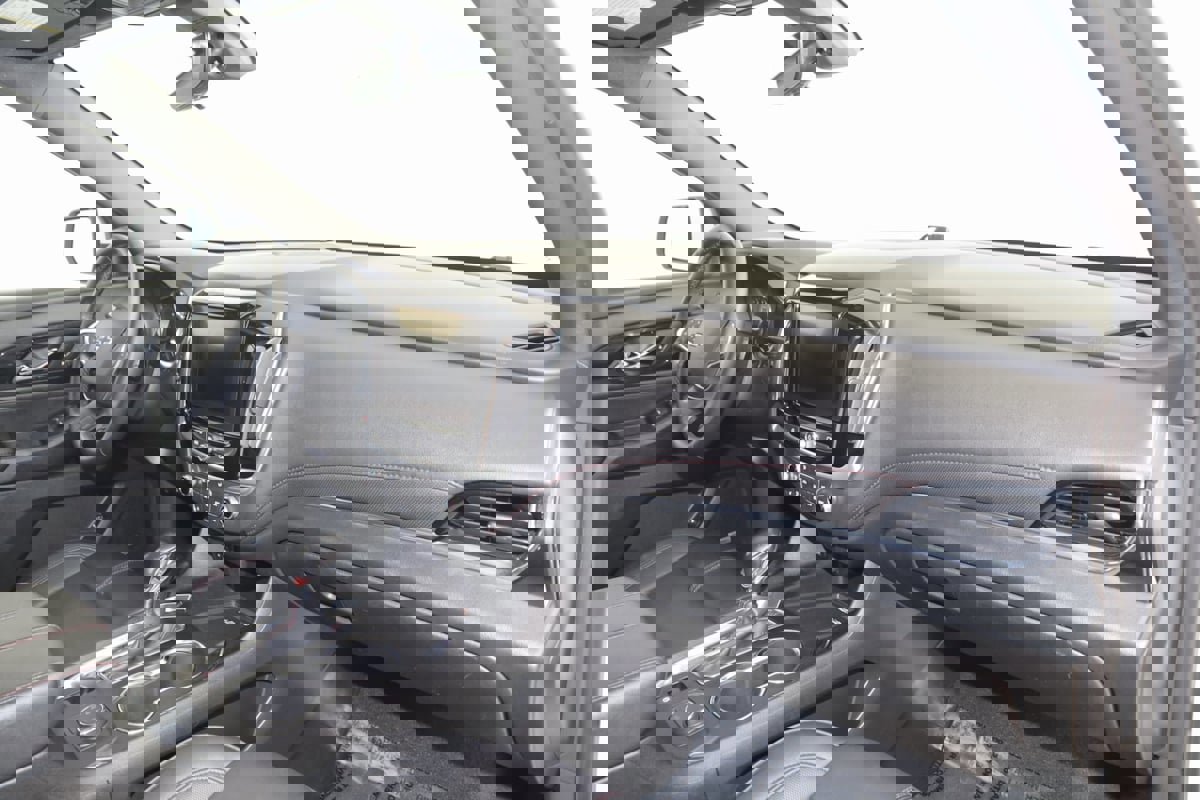 Used 2023 Chevrolet Traverse RS image 41