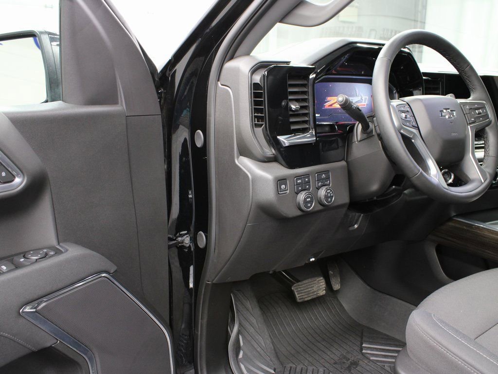 Used 2025 Chevrolet Silverado 1500 RST image 46