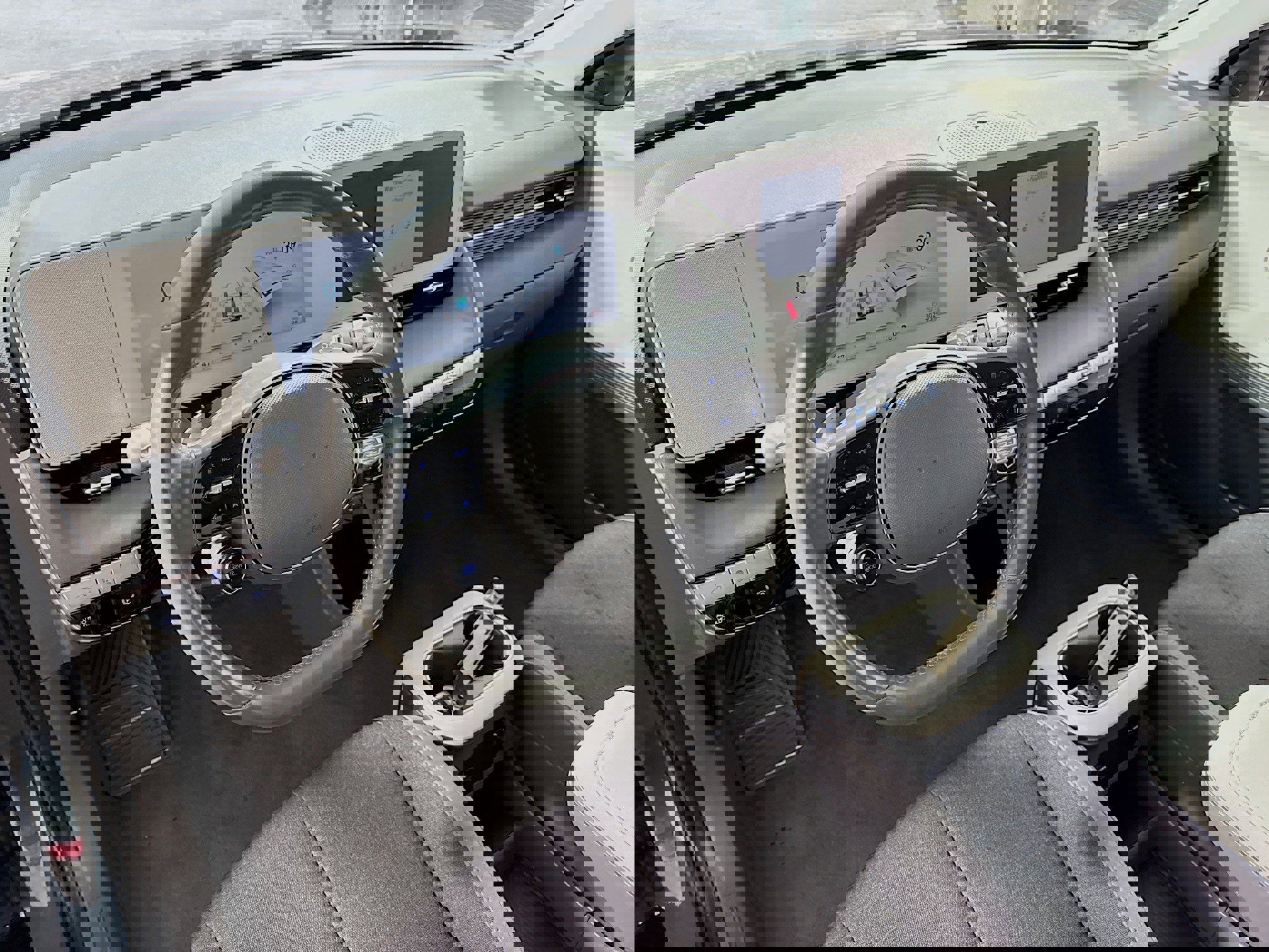 Used 2022 Hyundai Ioniq 5 SE image 23