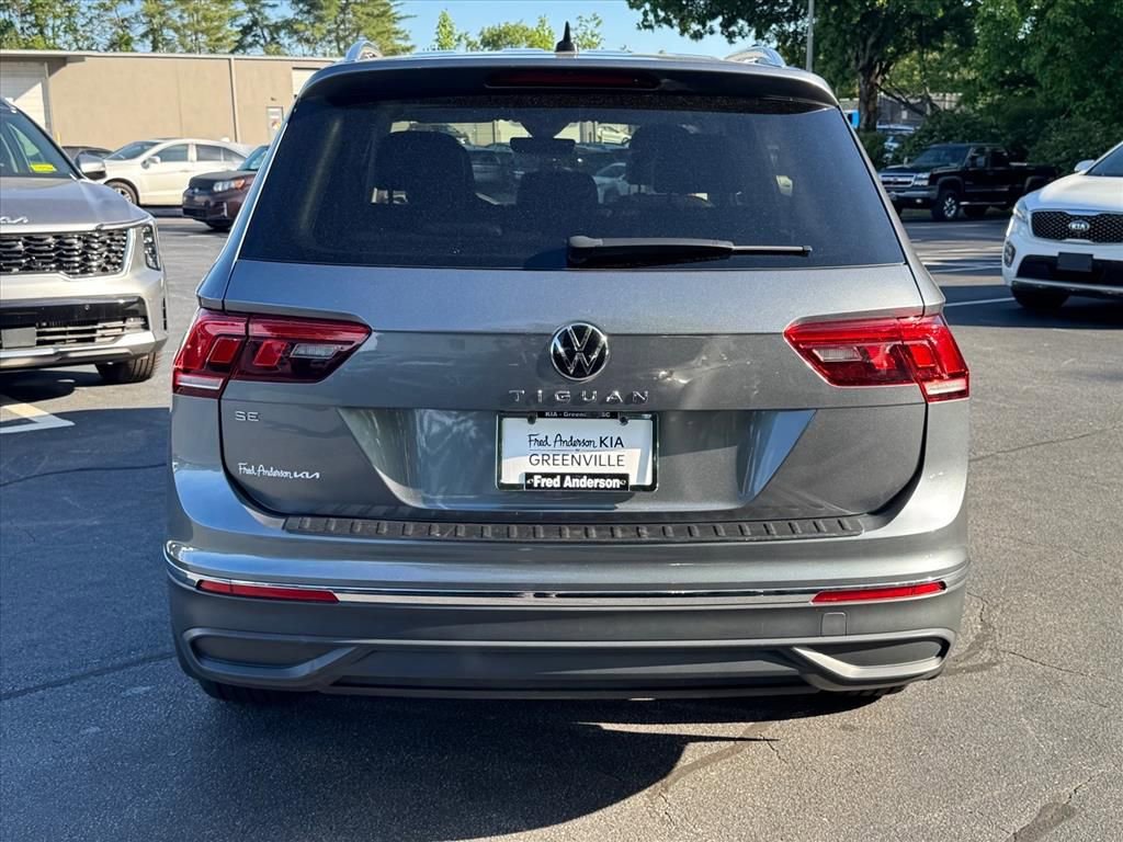 Used 2023 Volkswagen Tiguan SE FWD image 4