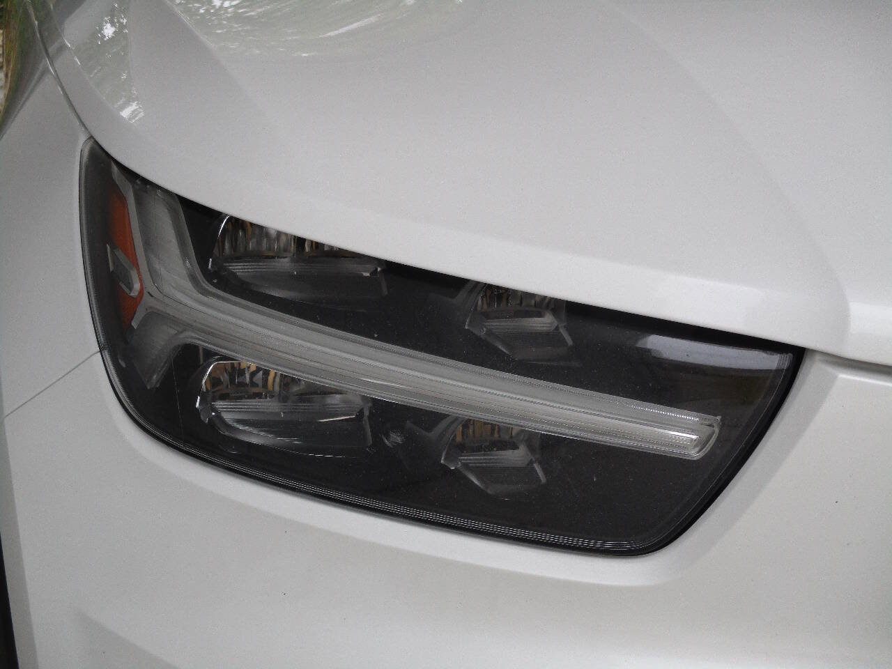 Used 2022 Volvo XC40 T5 Momentum image 56