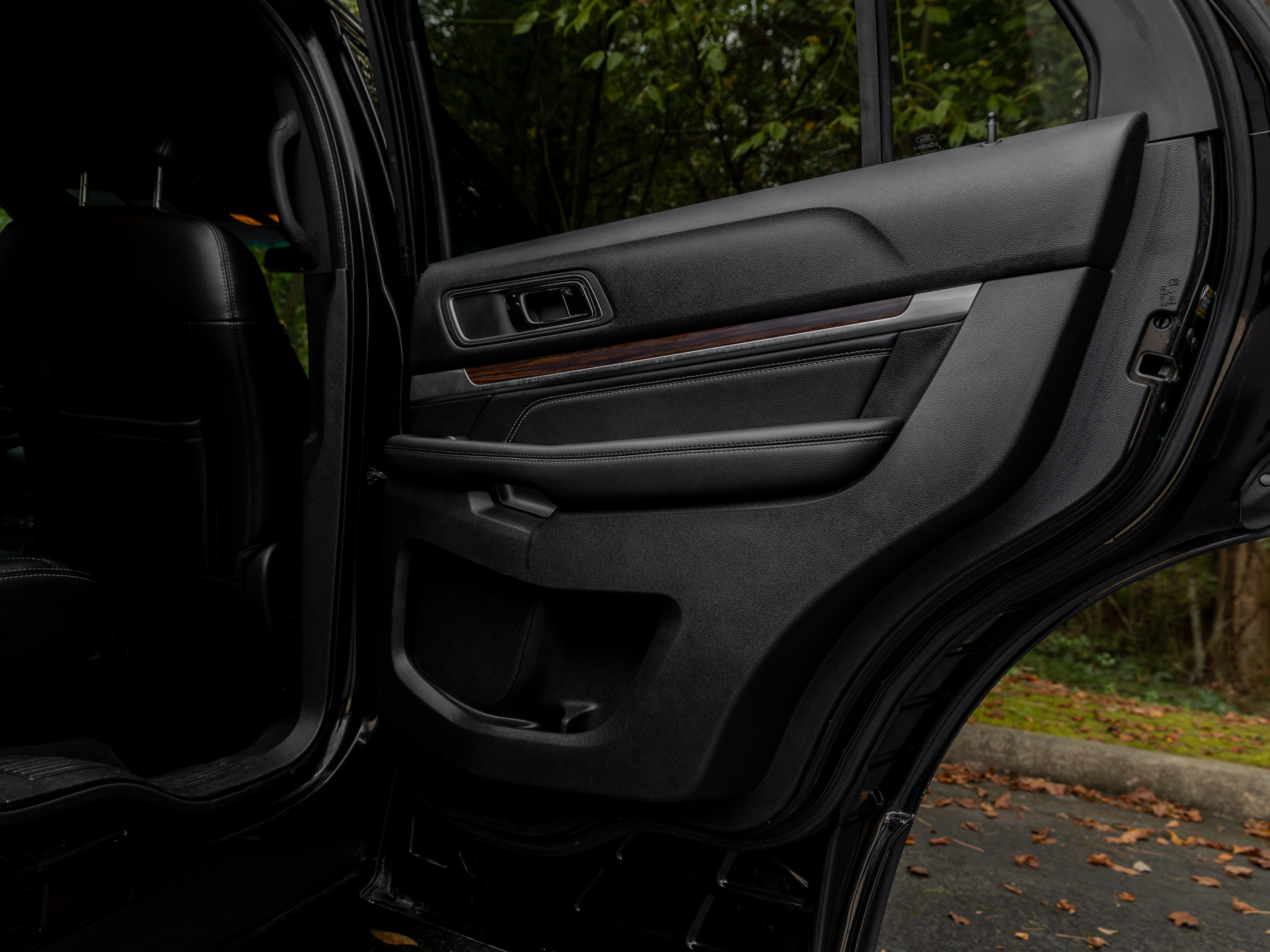 Used 2019 Ford Explorer Limited w/ Class III Trailer Tow Package image 33